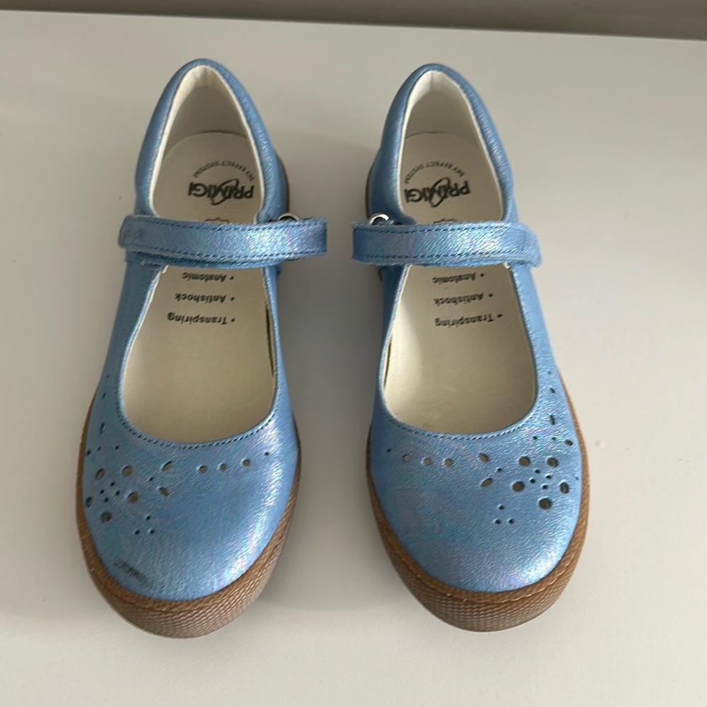 Girls Primigi mary janes in blue size 34